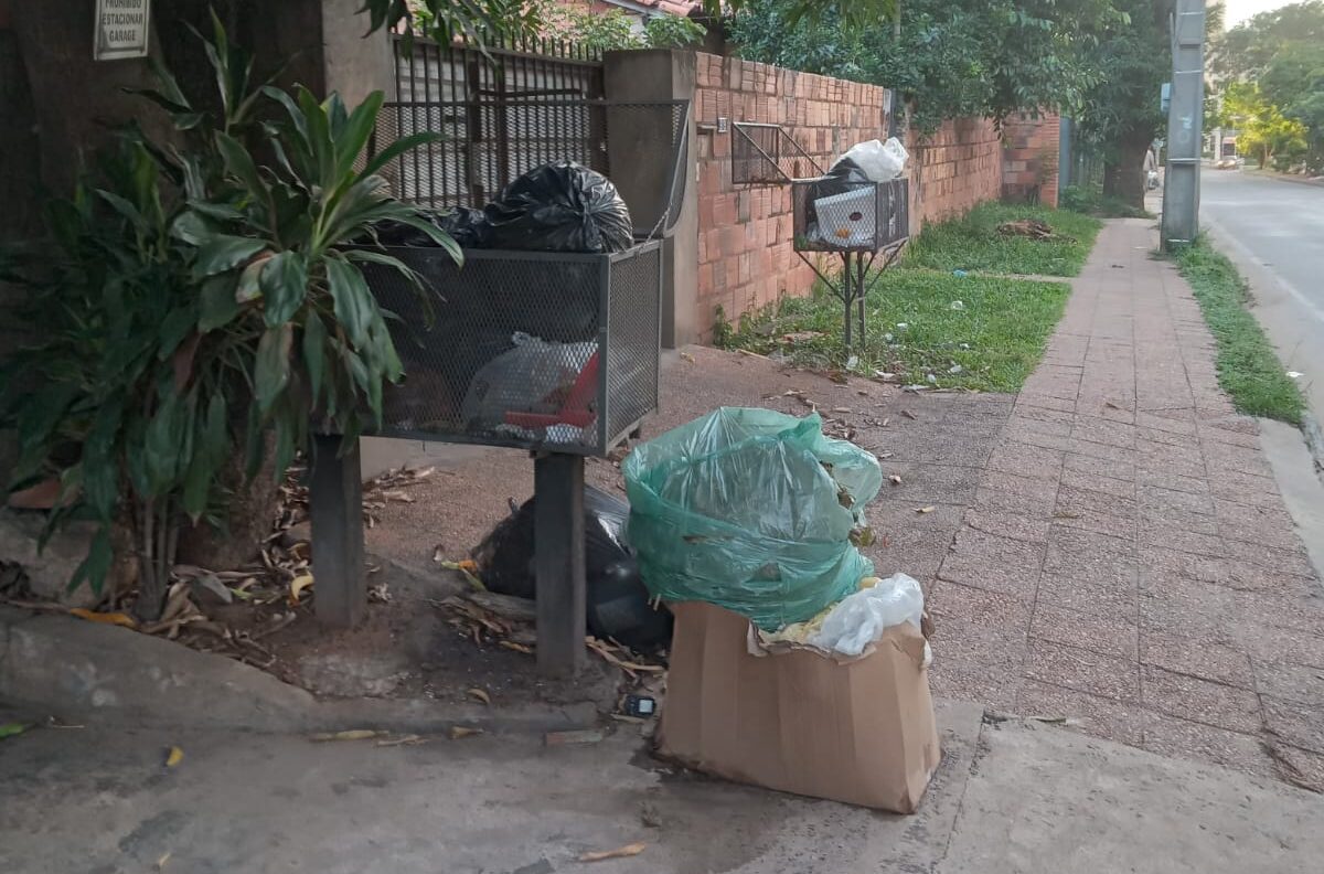 Asunción está desbordada de basura y el proceso de compra de camiones recolectores enfrenta una ola de denuncias