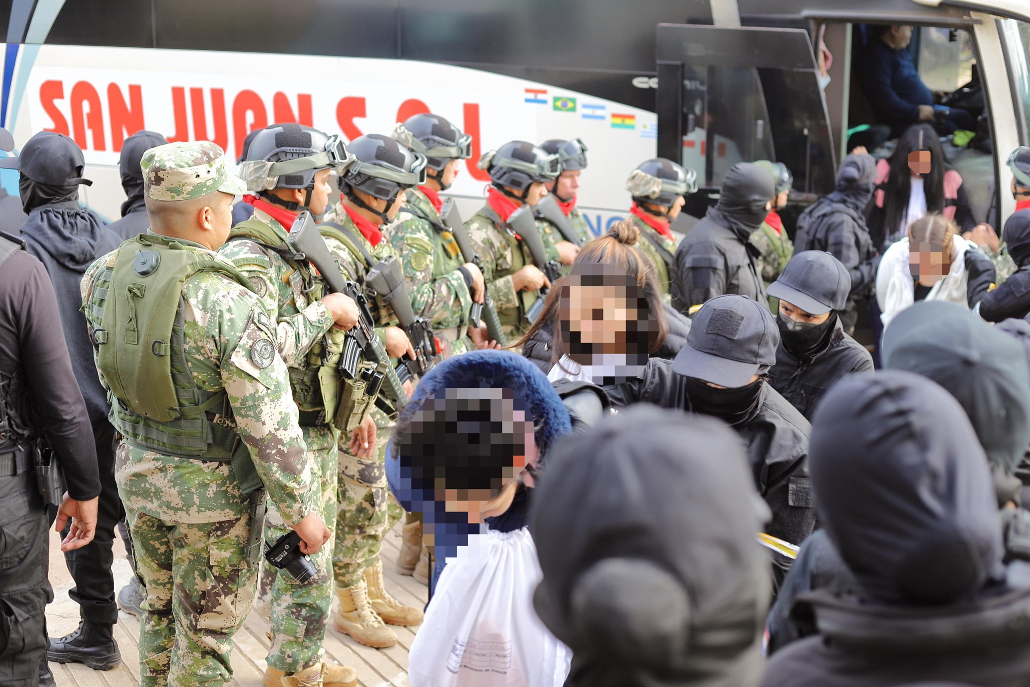 Operativo “Umbral 2.5” culminó sin incidentes durante traslado de internas