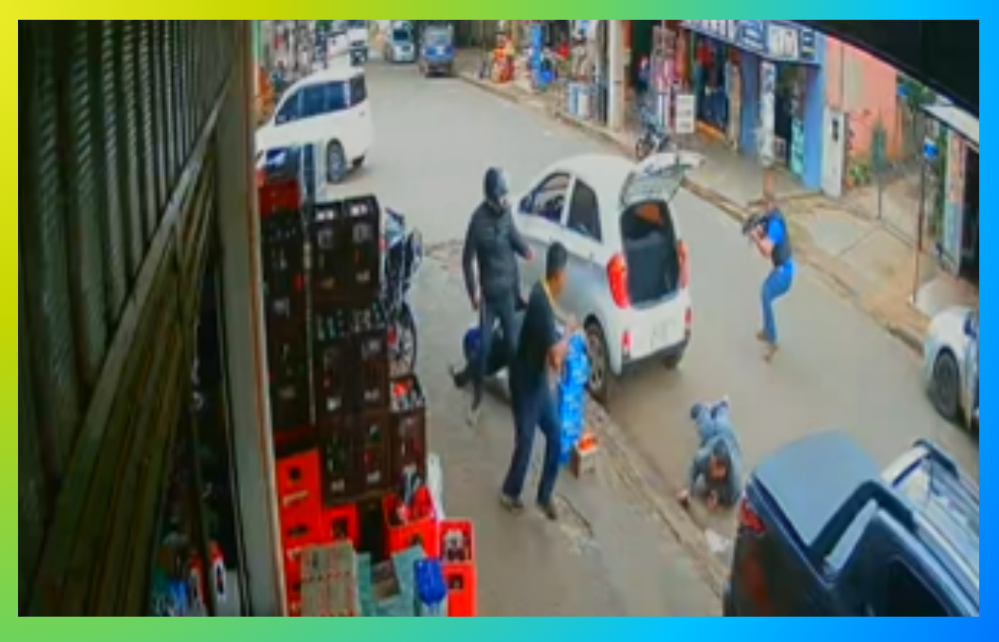 In fraganti en CDE: Policías frustran un asalto a balazos y reducen a motochorros