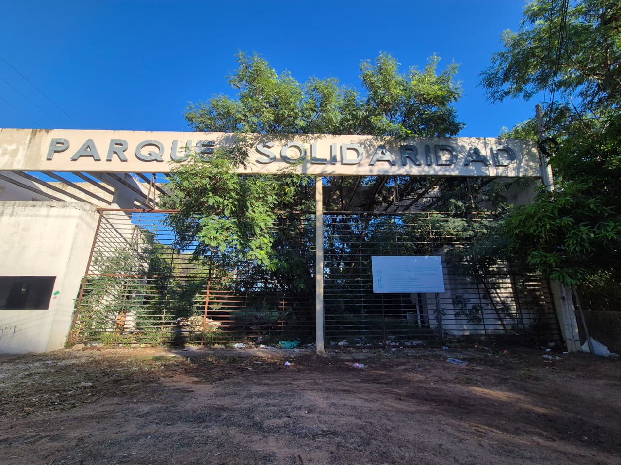 Parque de la Solidaridad se encuentra abandonado y sucio: «Es un territorio hostil»