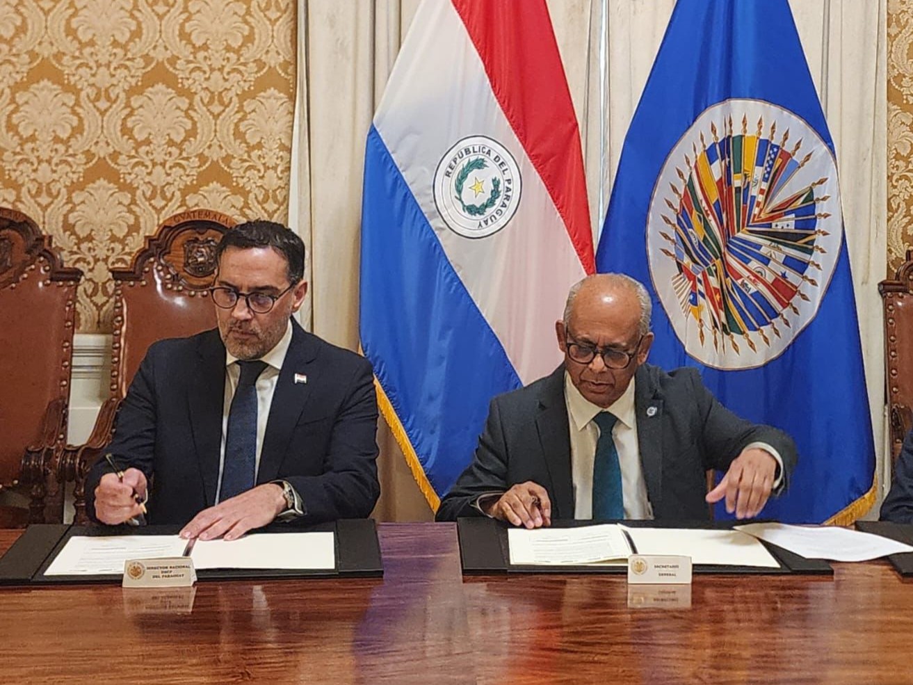 Paraguay y la OEA firman acuerdo para profesionalizar compras públicas