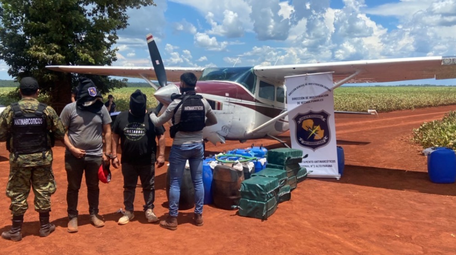 CDE: Ordenan comiso de avioneta utilizada para tráfico internacional de cocaína