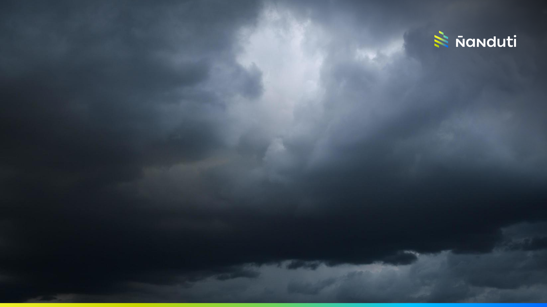 Viernes con lluvias dispersas y tormentas antes de una gradual mejoría