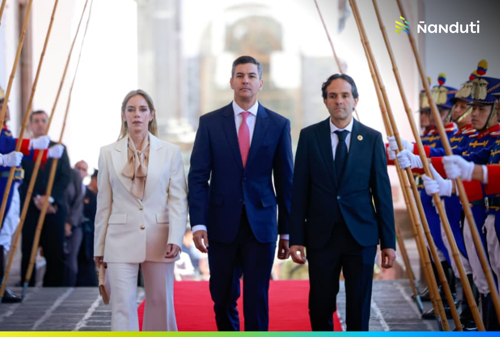 Santiago Peña es recibido por el presidente de Ecuador, Daniel Noboa, en el Palacio de Carondelet